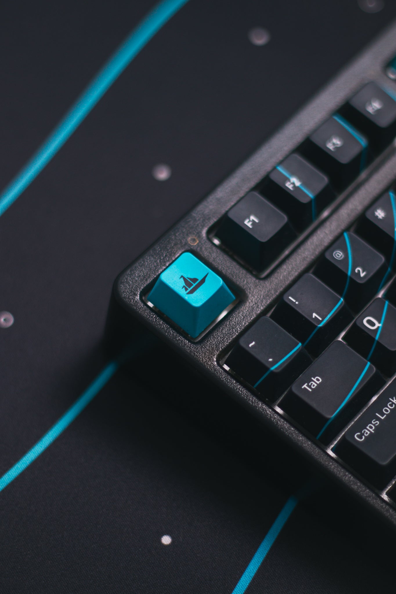 K75 Mechanical Keyboard - Space Whale